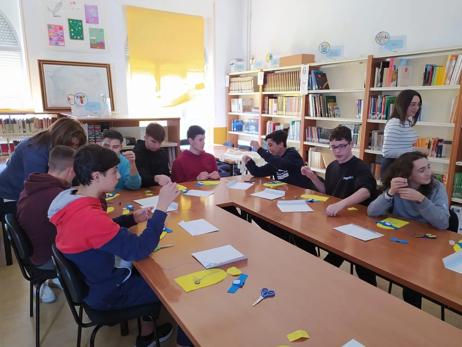 El CEO Miguel Delibes de Macotera lleva a cabo una nueva sesión de su taller de costura. Redes