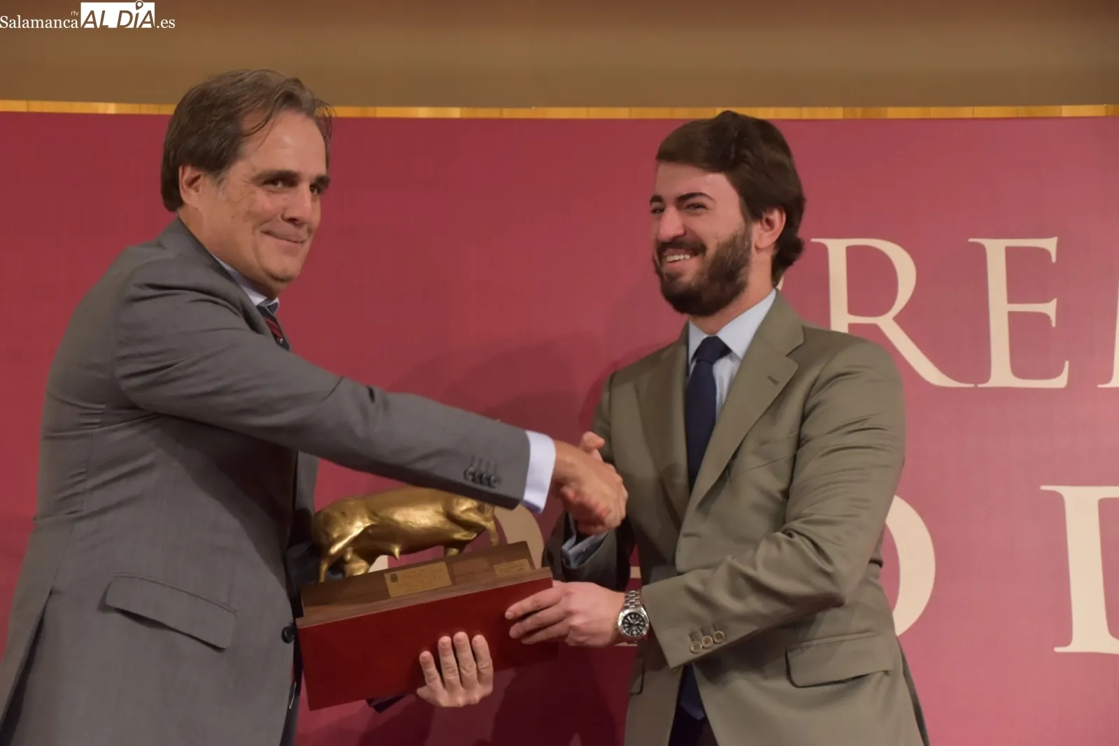Entrega del premio ‘Toro de Oro’ en su XLVI edición en el salón de actos de la Delegación Territorial de la Junta en Salamanca. Fotos: Vanesa Martins