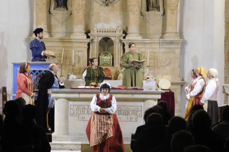 Buscando a Nebrija llegaba a la iglesia parroquial de Villoria