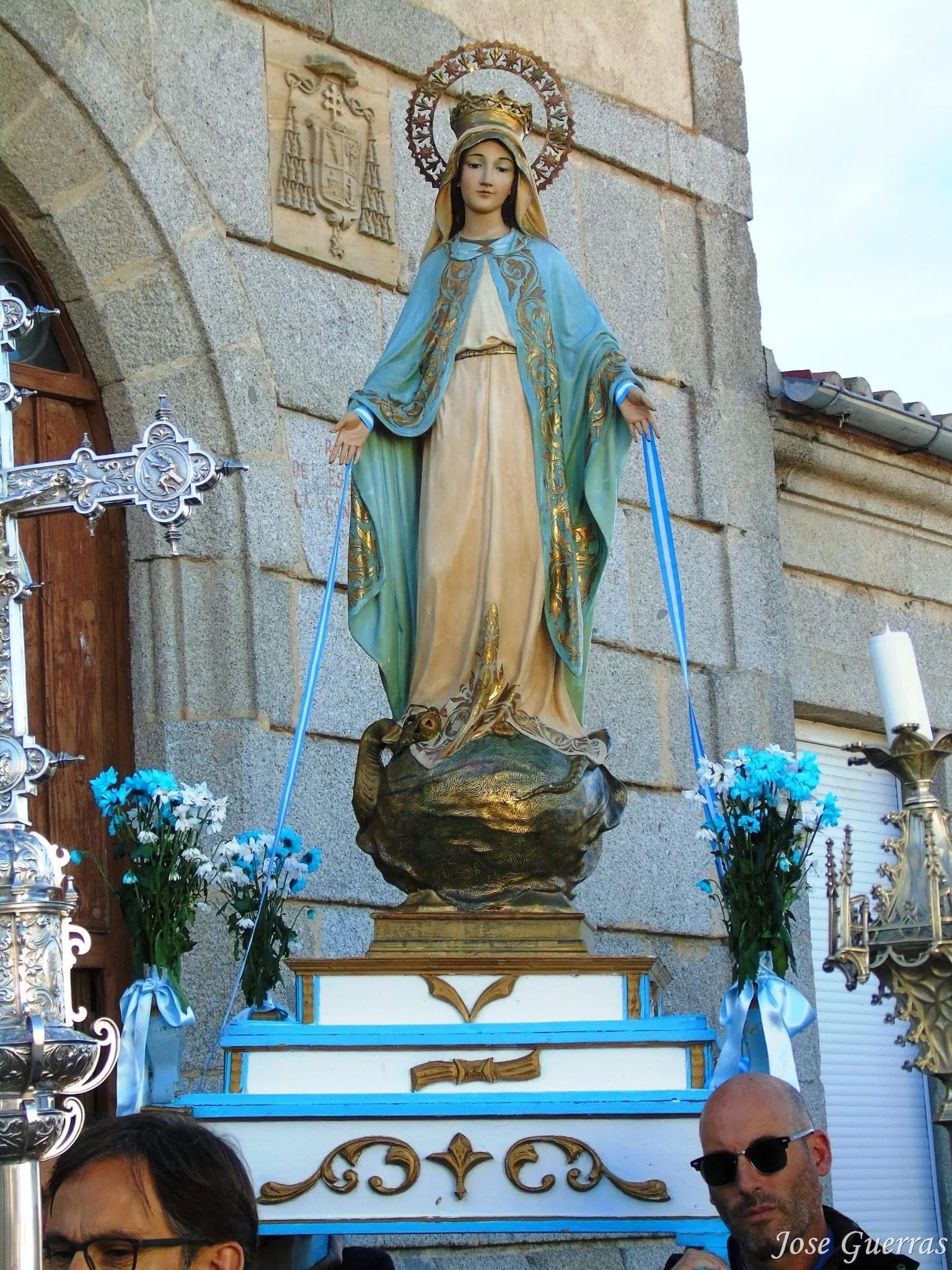 La Virgen Milagrosa volvía a procesionar por las calles de Macotera