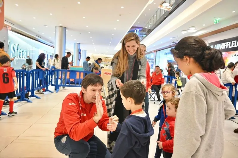 'El deporte somos todos', con la Fundación Aviva y el Centro Comercial El Tormes. 