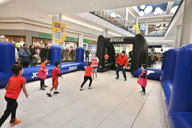 'El deporte somos todos', con la Fundación Aviva y el Centro Comercial El Tormes. 