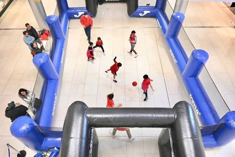 'El deporte somos todos', con la Fundación Aviva y el Centro Comercial El Tormes. 