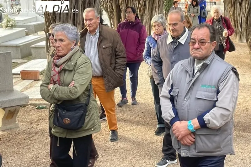 El cementerio de Peñaranda acogía la procesión de los fieles difuntos 