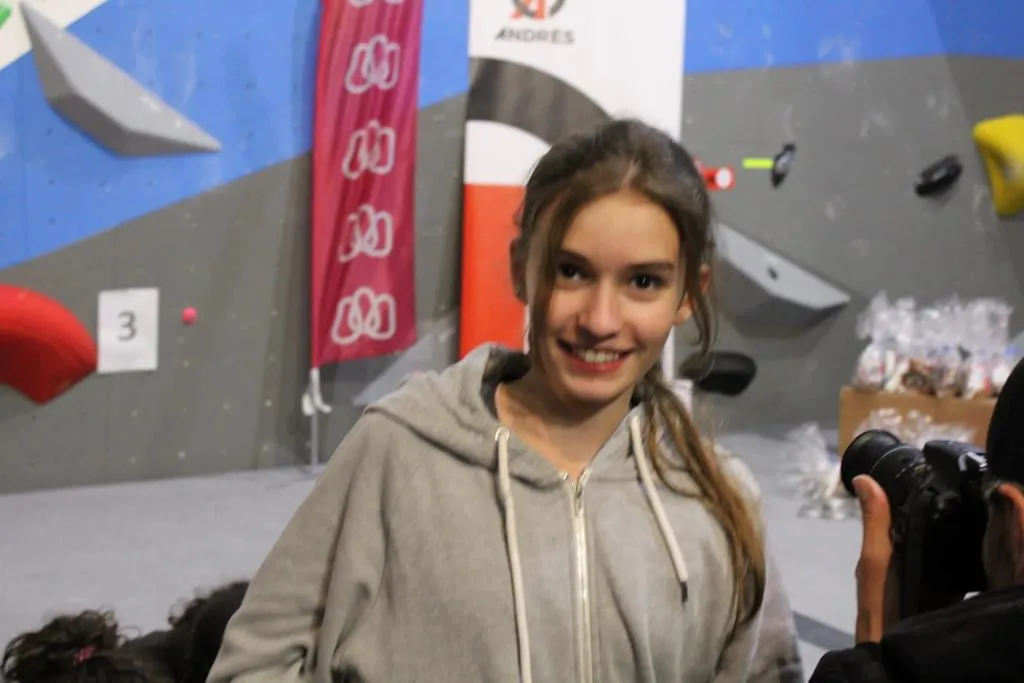 Vega Sánchez se alza como subcampeona de la I Copa Castilla y Leòn de Escalada