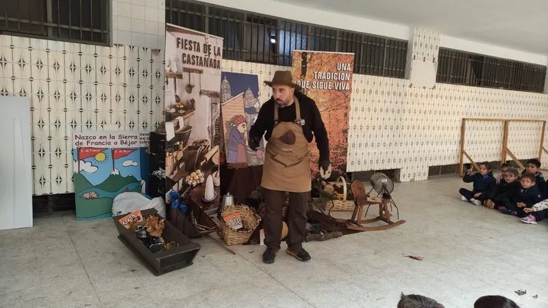 Fiesta del otoño con castañada en el Colegio San Juan Bosco. 