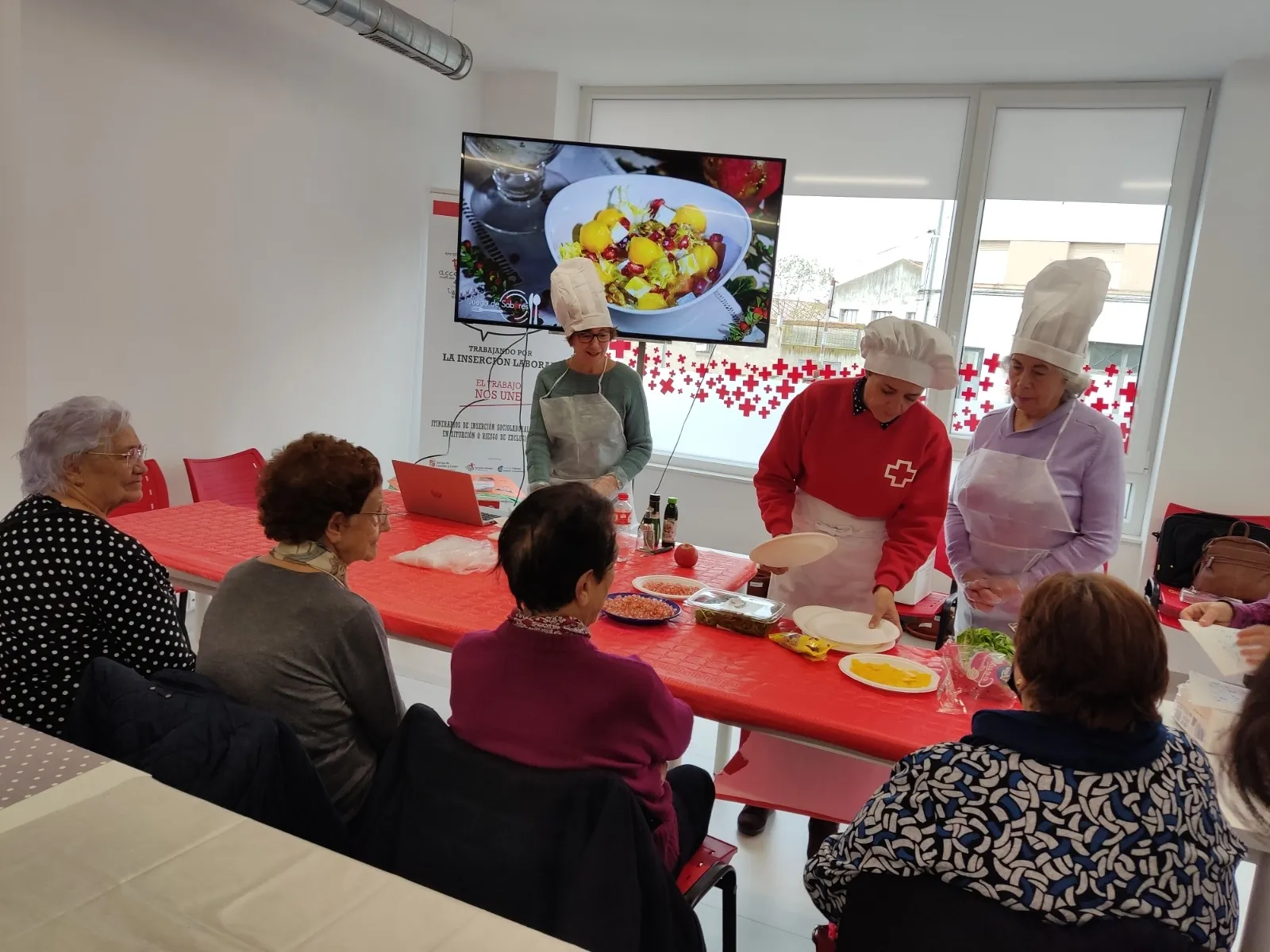 Cruz Roja organizaba un Taller culinario senior en Peñaranda