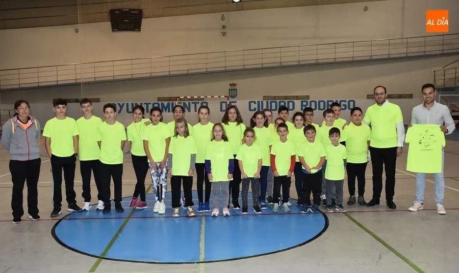 Foto 9 - Unos 40 chavales asisten esta temporada a la Escuela Municipal de Atletismo