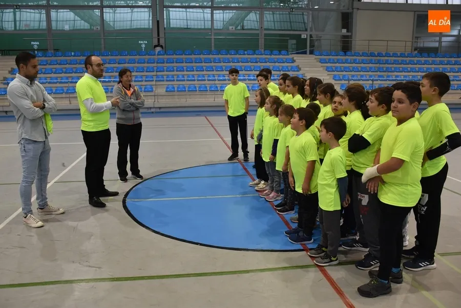 Foto 8 - Unos 40 chavales asisten esta temporada a la Escuela Municipal de Atletismo