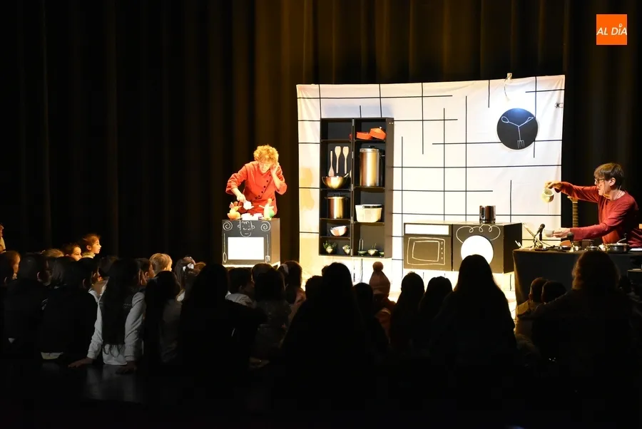 Foto 2 - Los alumnos de Infantil se adentran en &lsquo;La cocina&rsquo; de Teloncillo Teatro