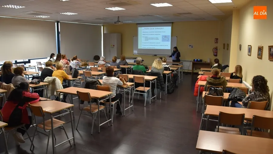 Foto 5 - Beatriz Cordob&eacute;s imparte una sesi&oacute;n sobre las movilizaciones de enfermos de Alzheimer