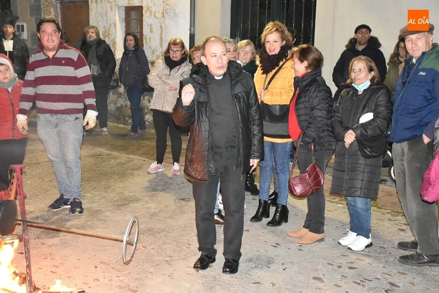 Foto 11 - San Andr&eacute;s calienta la g&eacute;lida v&iacute;spera de su Ap&oacute;stol con una casta&ntilde;ada