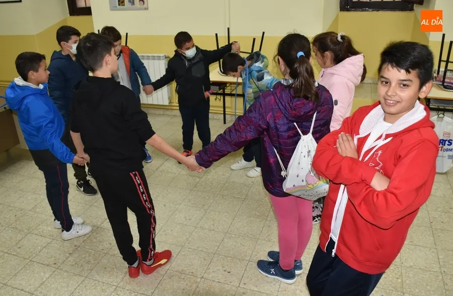 Foto 5 - Una treintena de chavales toma parte en la gymkana en honor a San Cayetano