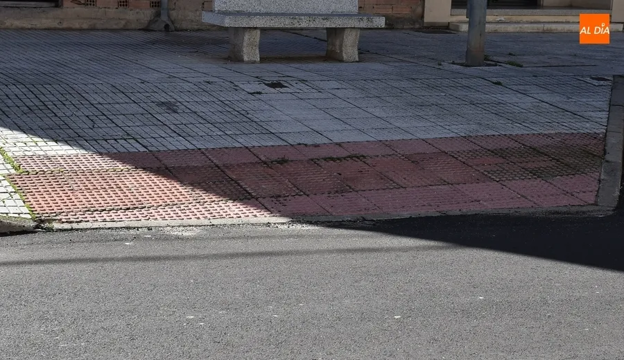 Foto 2 - Reclaman el retorno de un paso de cebra suprimido con el reasfaltado de Conde de Fox&aacute;