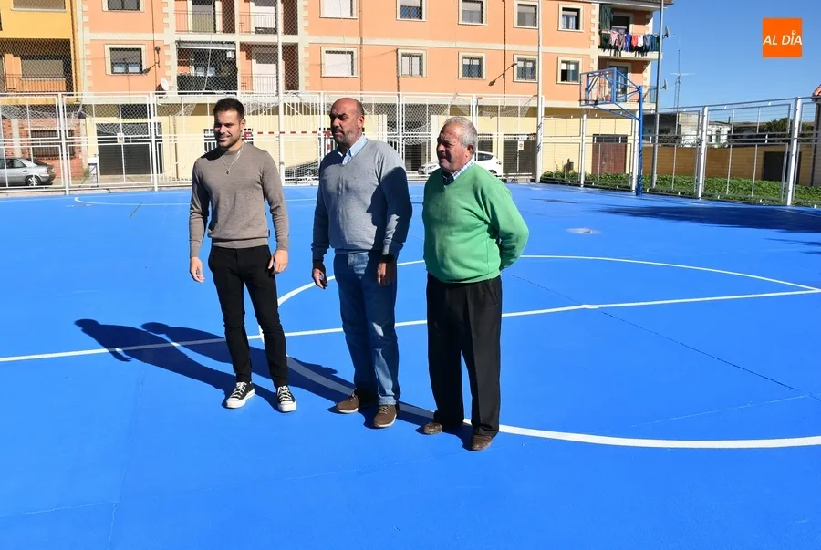 Foto 8 - La pista de Las Canteras se pasa al azul dentro del lavado de cara de la instalaci&oacute;n