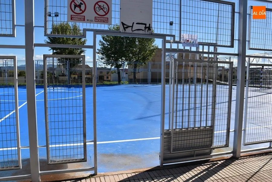 Foto 3 - La pista de Las Canteras se pasa al azul dentro del lavado de cara de la instalaci&oacute;n