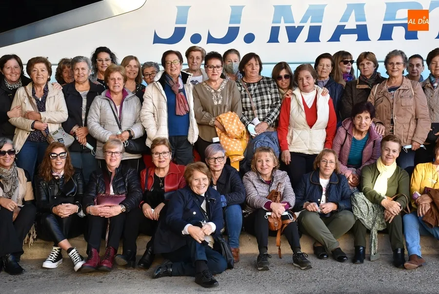 Foto 4 - Las integrantes de Amanecer visitan los estudios de cine de Stellarum Films en Ivanrey