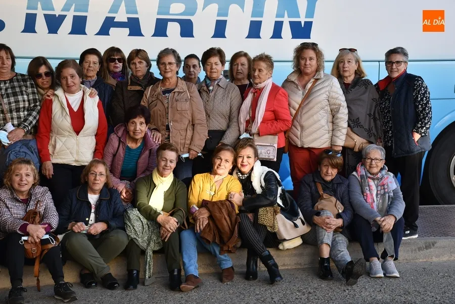 Foto 5 - Las integrantes de Amanecer visitan los estudios de cine de Stellarum Films en Ivanrey