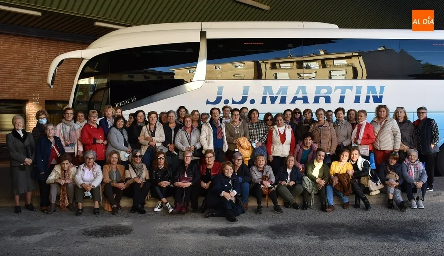 Foto 6 - Las integrantes de Amanecer visitan los estudios de cine de Stellarum Films en Ivanrey