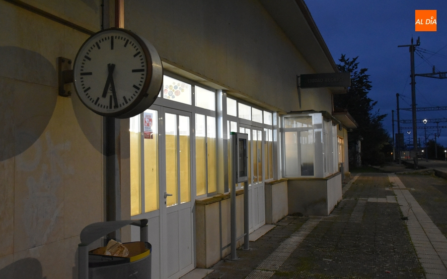 Foto 6 - Reabre el edificio de la Estación de Tren en el marco del ‘Programa Estación Abierta de ADIF’