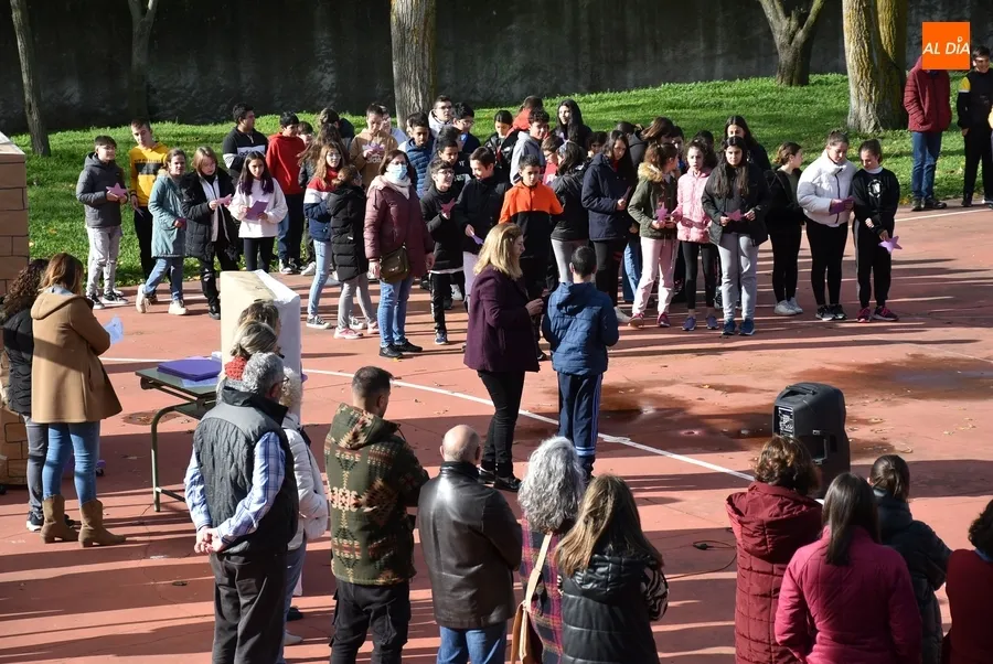 Foto 7 - El IES Fray Diego intenta salir del &ldquo;t&uacute;nel&rdquo; de la violencia de g&eacute;nero &ldquo;buscando la luz&rdquo;