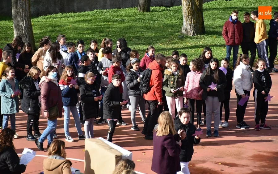 Foto 9 - El IES Fray Diego intenta salir del &ldquo;t&uacute;nel&rdquo; de la violencia de g&eacute;nero &ldquo;buscando la luz&rdquo;