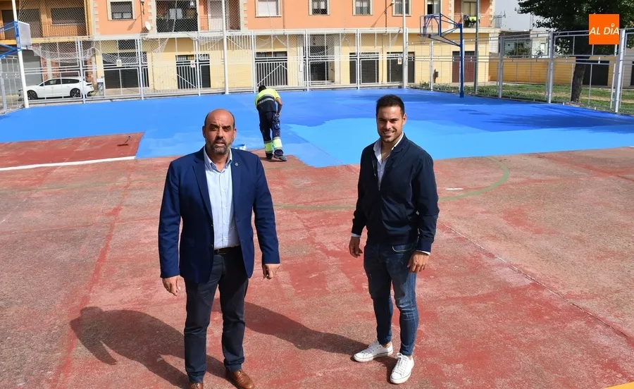 Foto 2 - La pista de Las Canteras se pasa al azul dentro del lavado de cara de la instalaci&oacute;n