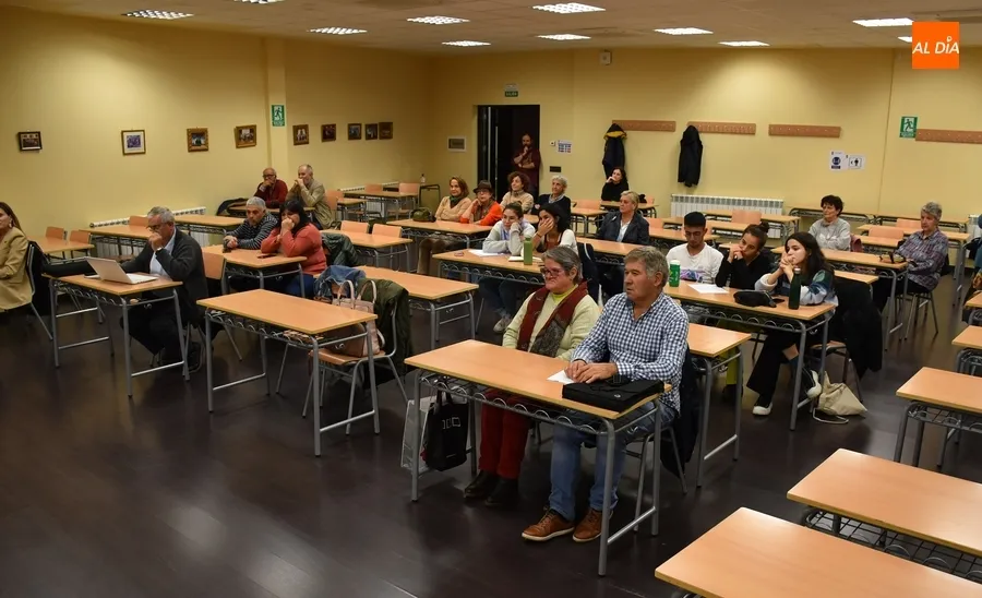 Foto 6 - Completado con una visi&oacute;n te&oacute;rica el novedoso ciclo &lsquo;Mujer rural y cine&rsquo;