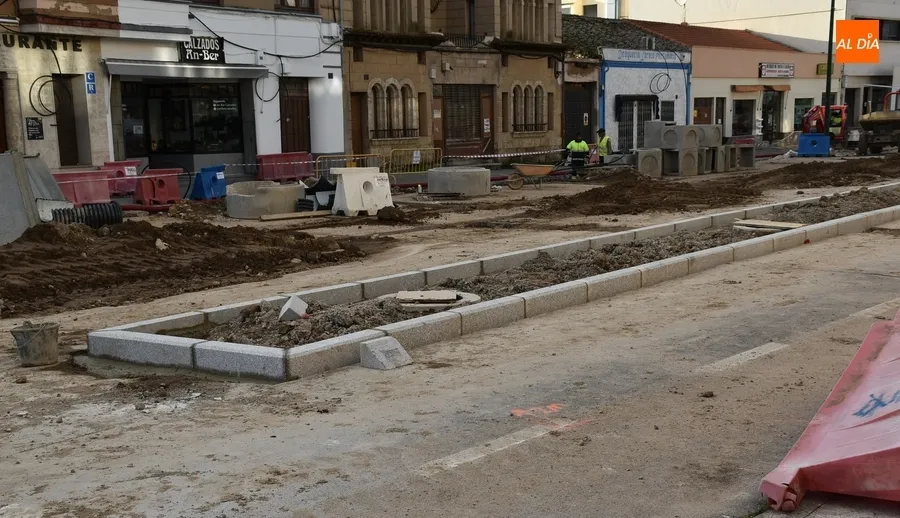 Foto 11 - La nueva mediana de la Avenida de Espa&ntilde;a empieza a tomar forma