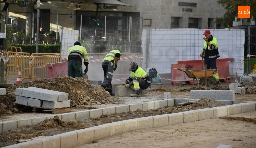 Foto 7 - La nueva mediana de la Avenida de Espa&ntilde;a empieza a tomar forma