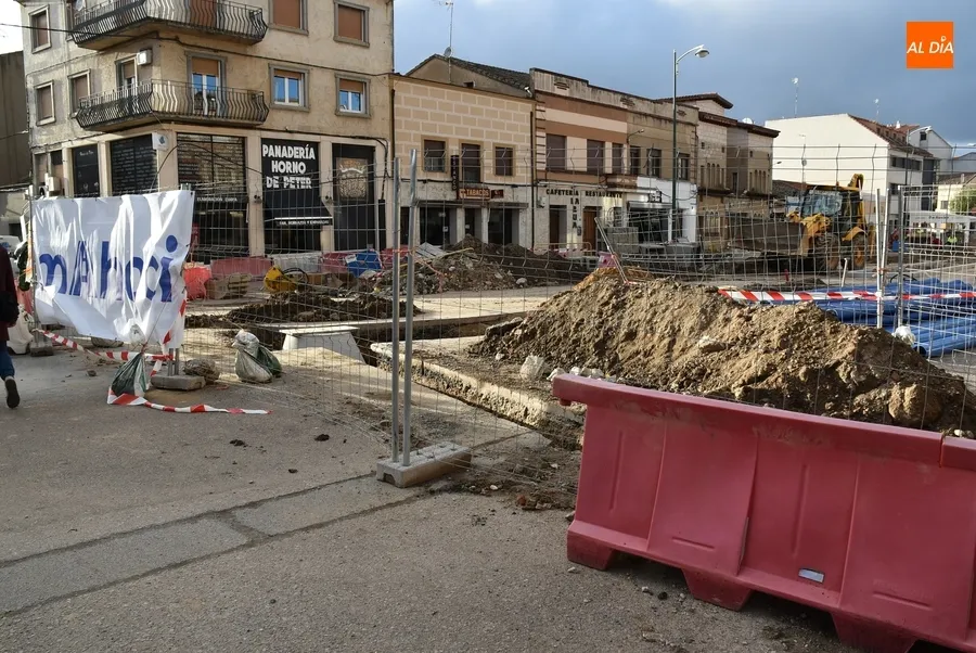 Foto 6 - La nueva mediana de la Avenida de Espa&ntilde;a empieza a tomar forma