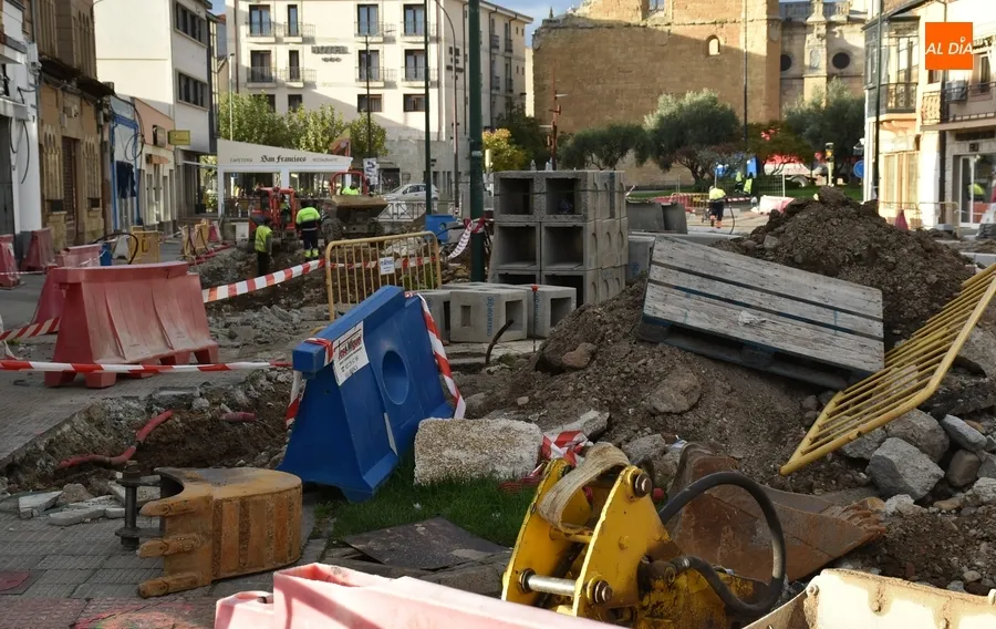 Foto 5 - La nueva mediana de la Avenida de Espa&ntilde;a empieza a tomar forma