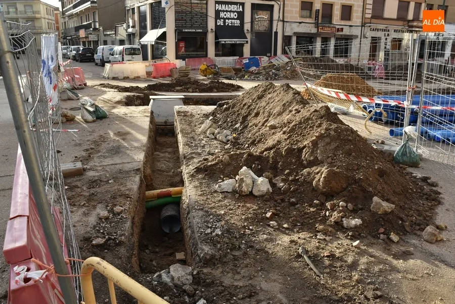 Foto 4 - La nueva mediana de la Avenida de Espa&ntilde;a empieza a tomar forma