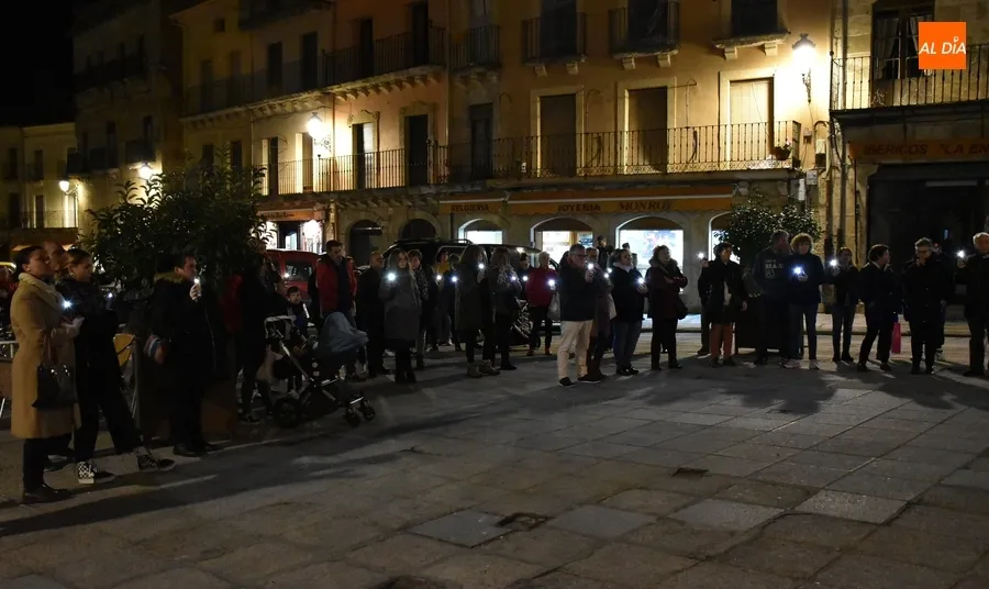Foto 5 - Ampli se concentra con la esperanza de &ldquo;no tener que reunirnos mucho m&aacute;s&rdquo;