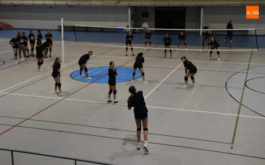 Foto 11 - 42 chicas copan la Escuela de Voleibol de Ciudad Rodrigo