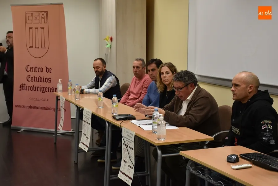 Foto 5 - El CEM rememora la &ldquo;terrible tensi&oacute;n&rdquo; del incendio de Monsagro en el inicio de sus XV Jornadas