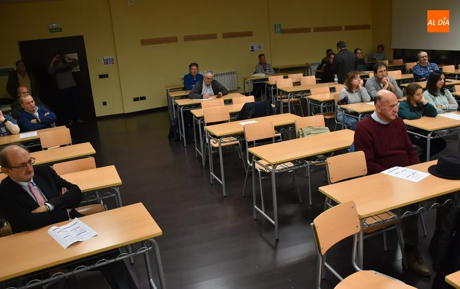 Foto 3 - El CEM rememora la &ldquo;terrible tensi&oacute;n&rdquo; del incendio de Monsagro en el inicio de sus XV Jornadas