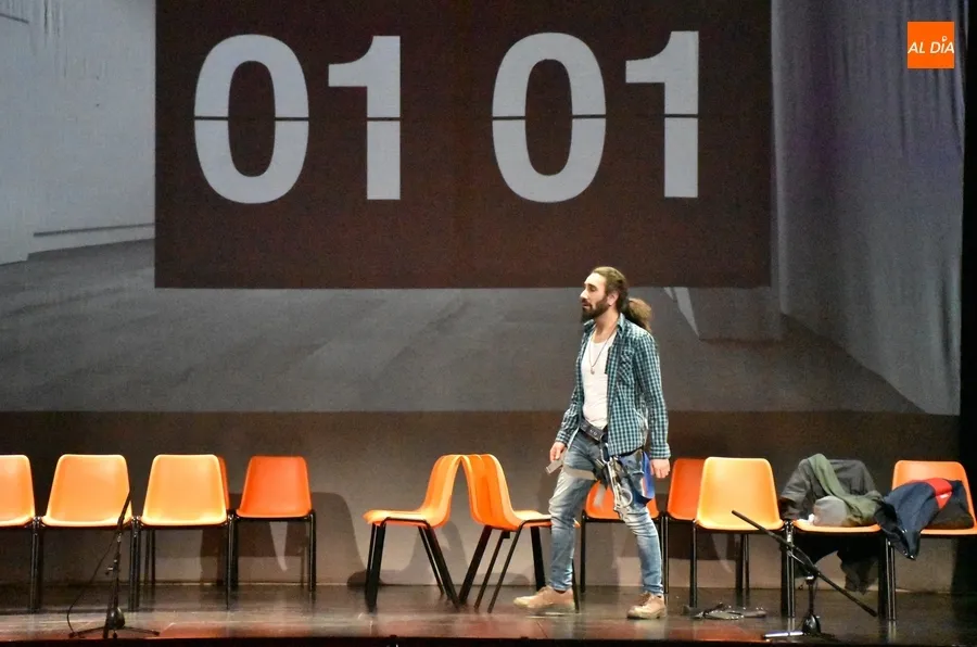 Foto 2 - Un montaje teatral creado para la ocasi&oacute;n culmina los actos por el 25N