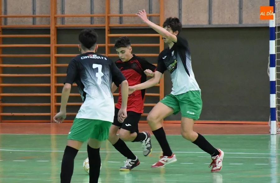 Foto 2 - Amplia goleada del III Cadete para estrenar su casillero de victorias