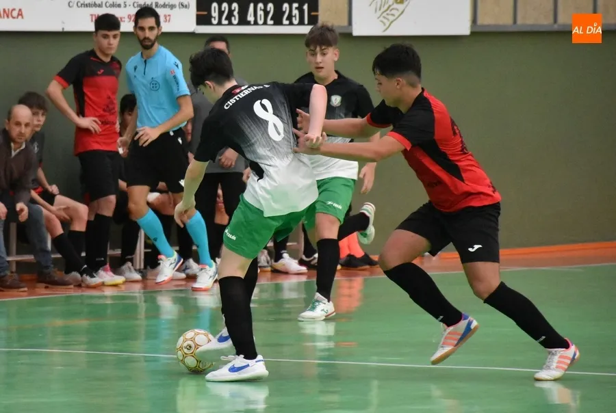 Foto 5 - Amplia goleada del III Cadete para estrenar su casillero de victorias