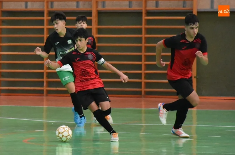 Foto 6 - Amplia goleada del III Cadete para estrenar su casillero de victorias