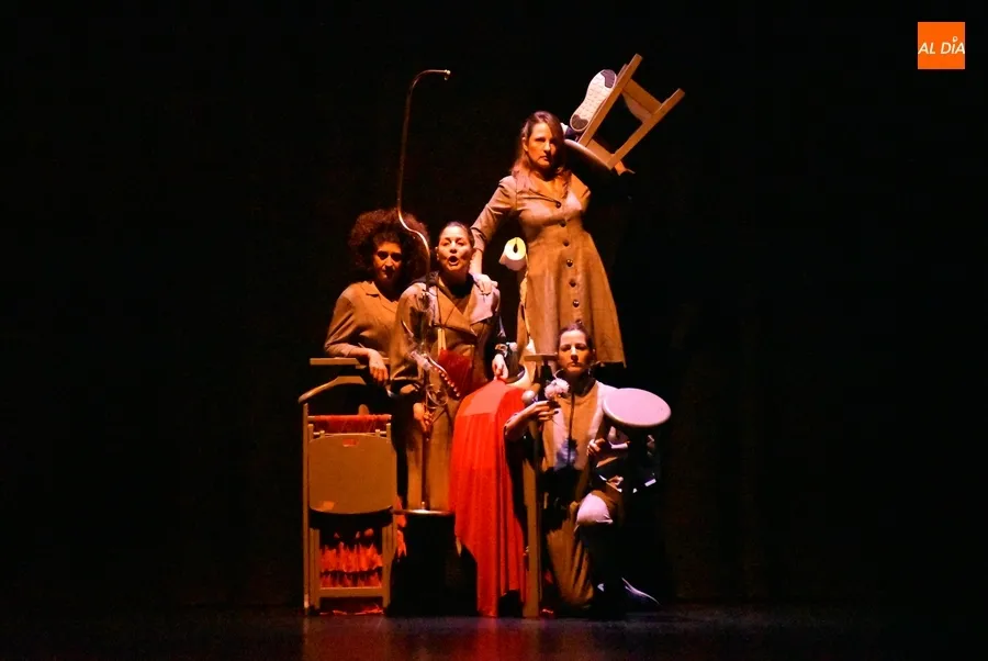 Foto 9 - Entrad&oacute;n en el Teatro Nuevo para disfrutar una vez m&aacute;s con &lsquo;Las Ni&ntilde;as de C&aacute;diz&rsquo;