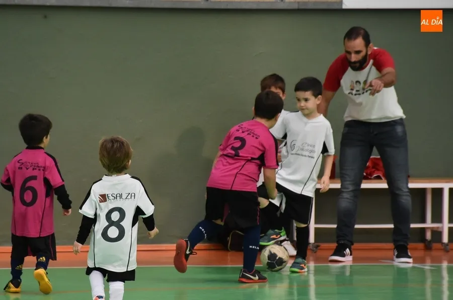 Foto 8 - Arranca la gran fiesta del f&uacute;tbol sala de los m&aacute;s peque&ntilde;os
