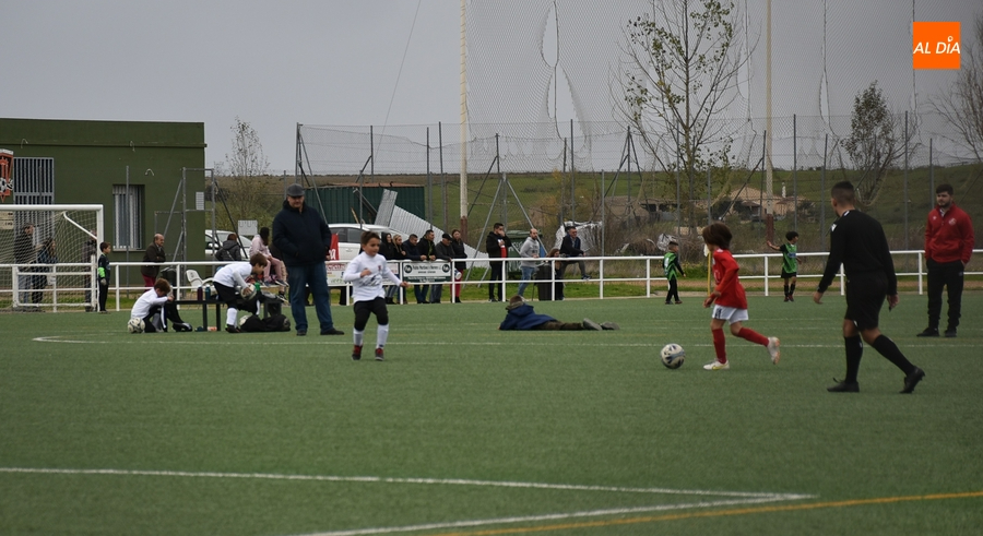 Foto 2 - Doble goleada en sesión simultánea de los dos equipos más pequeños del Ciudad Rodrigo