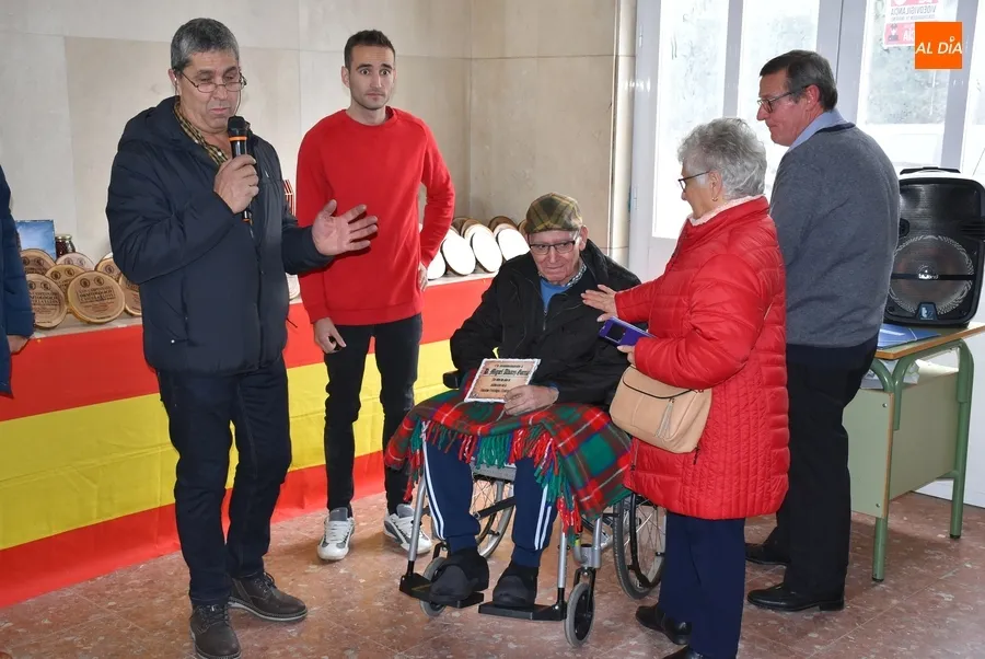 Foto 6 - La Asociaci&oacute;n Ornitol&oacute;gica entrega los premios de su Concurso con homenaje incluido a uno de sus fundadores