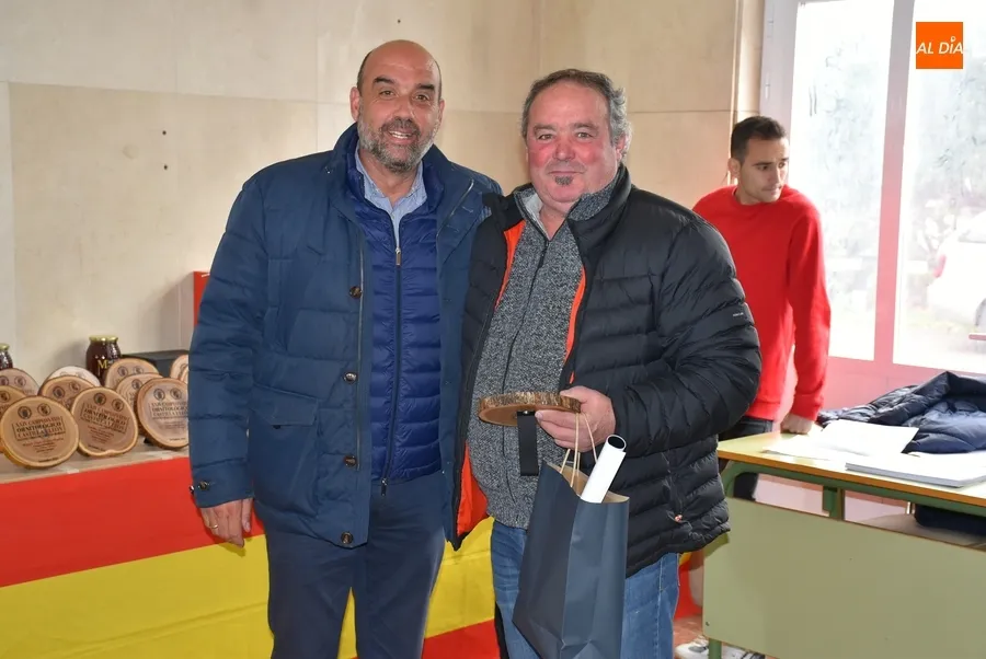 Foto 9 - La Asociaci&oacute;n Ornitol&oacute;gica entrega los premios de su Concurso con homenaje incluido a uno de sus fundadores