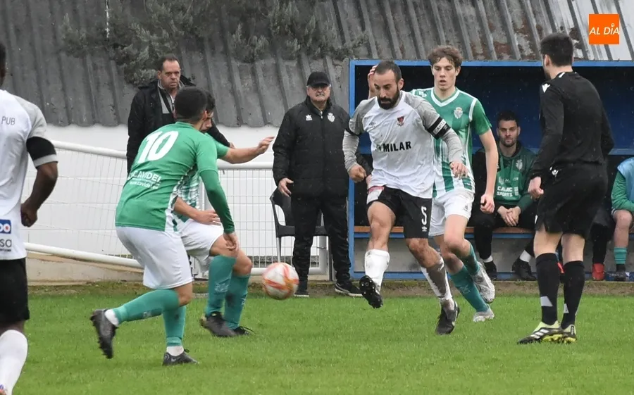 Foto 10 - Jos&eacute; Manuel y Pepo dan nombre a la merecida victoria del Ciudad Rodrigo ante el Betis