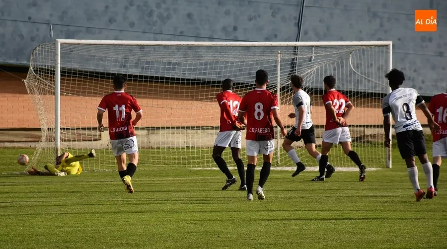 Foto 7 - El Ciudad Rodrigo regresa a la victoria dominando al Fabero aunque acaba pidiendo la hora