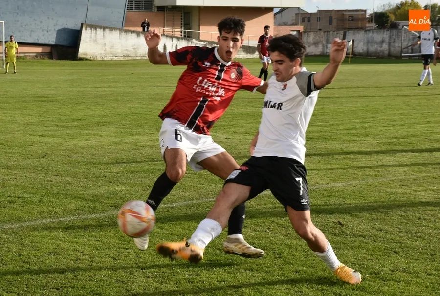 Foto 8 - El Ciudad Rodrigo regresa a la victoria dominando al Fabero aunque acaba pidiendo la hora