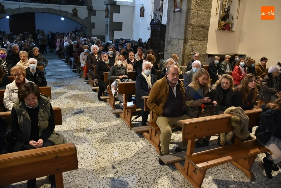 Foto 9 - Lleno total en el d&iacute;a grande de la Virgen de la Medalla Milagrosa
